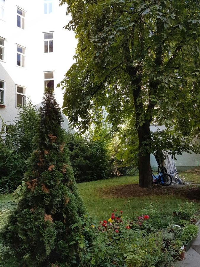 Apartment Live Centrally In A Spacious And Modern In *
