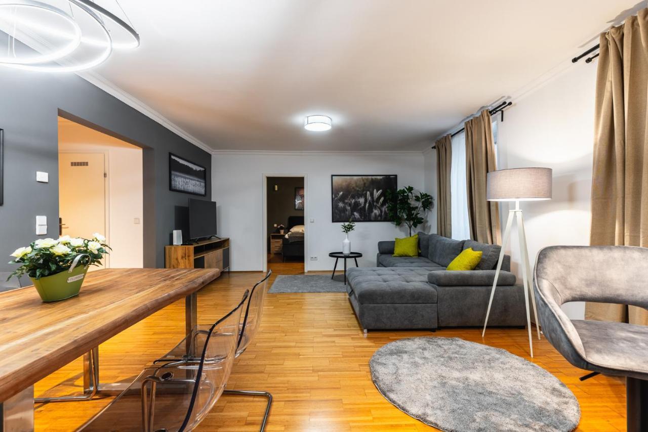 Live Centrally In A Spacious And Modern In * Wiedeń